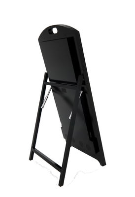 High Brightness 4500Nits Waterproof Portable LED Signage , Battery-Powered Digital Signage With Metal Frame